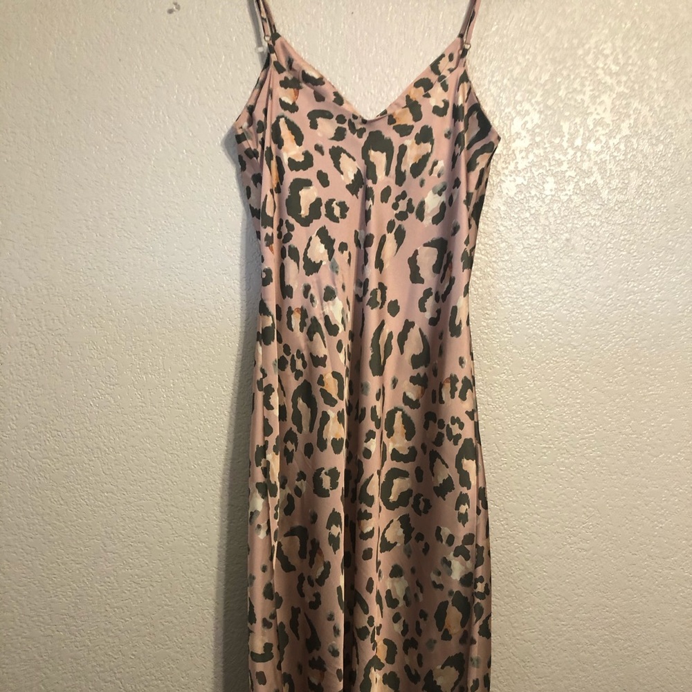 Show me your mumu leopard dress - Picture 4 of 4